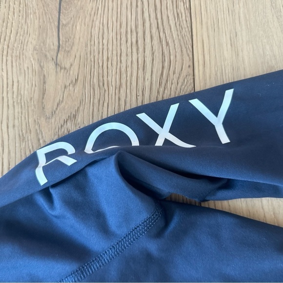 Roxy Girls Whole Hearted Long Sleeve UPF 50 Rashguard Size Youth XS - Picture 4 of 4